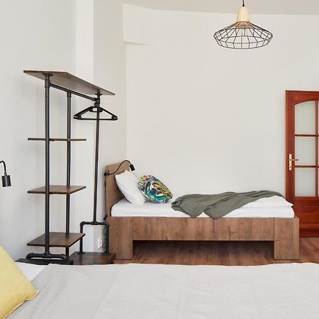 Prague Days - Spacious 3Bdr Apartment - Trendy Neighbourhood Exterior foto
